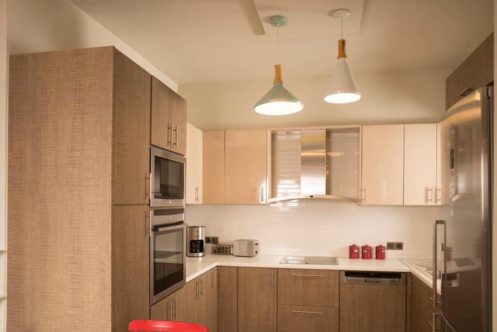 Deluxe Apartment In The Center Kalamata Exterior foto