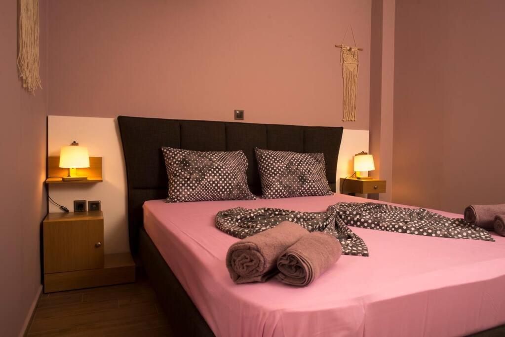 Deluxe Apartment In The Center Kalamata Exterior foto