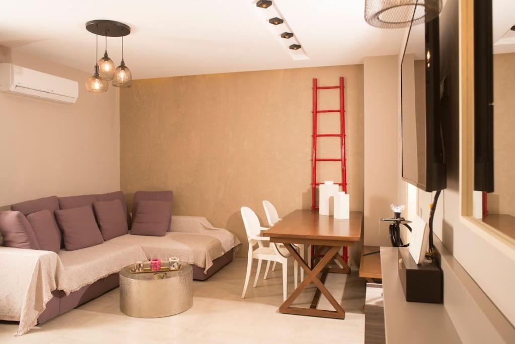 Deluxe Apartment In The Center Kalamata Exterior foto