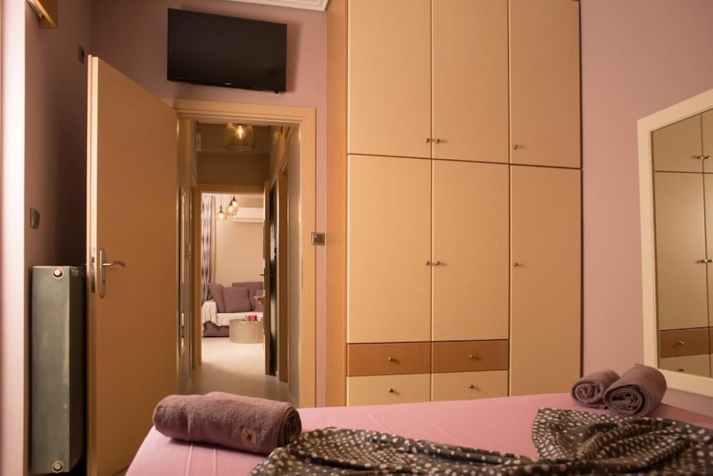 Deluxe Apartment In The Center Kalamata Exterior foto