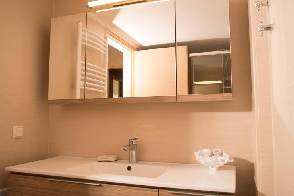 Deluxe Apartment In The Center Kalamata Exterior foto